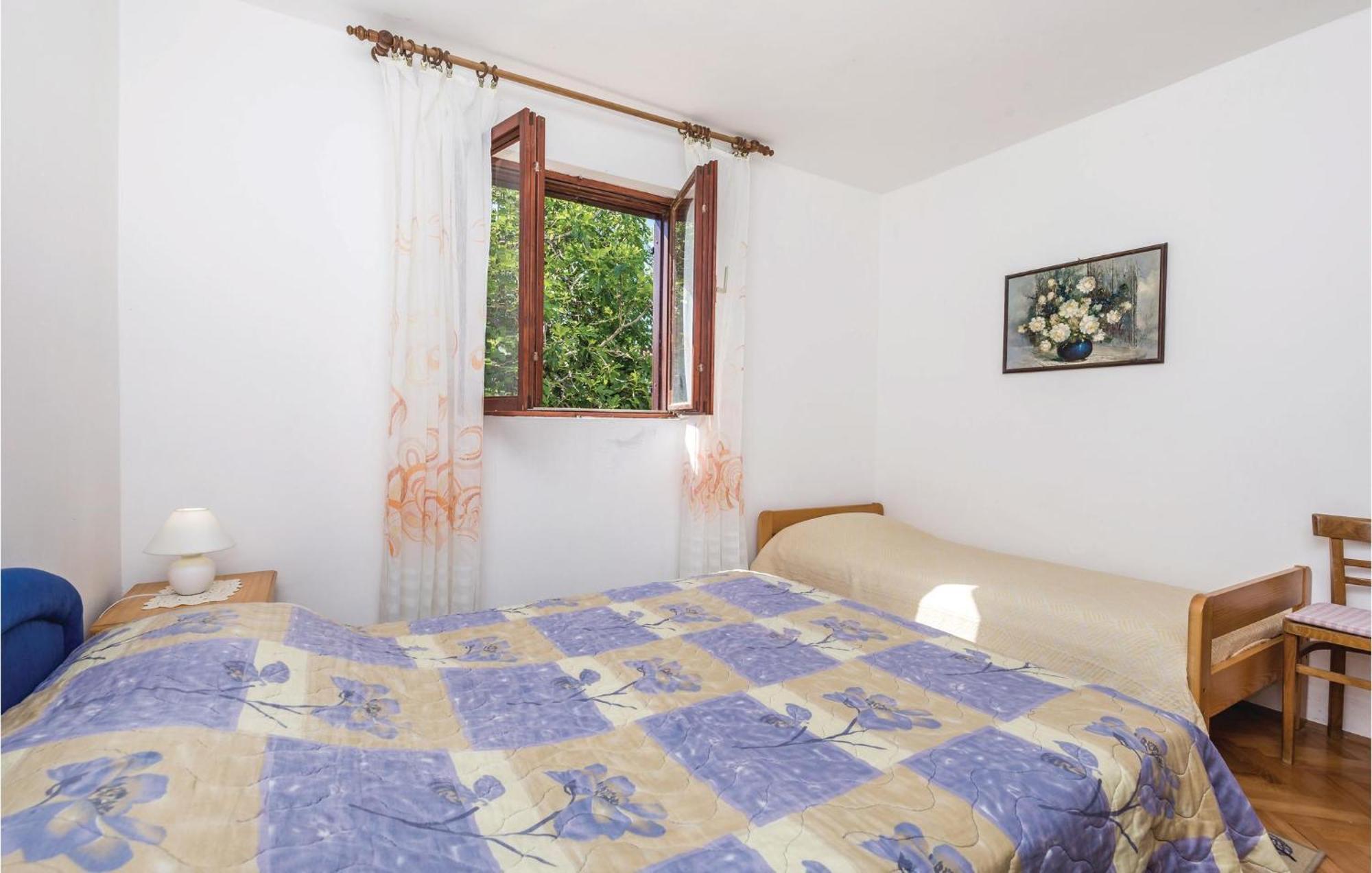 Stunning Apartment In Barbat-Rab With Wifi Barbat na Rabu Eksteriør billede
