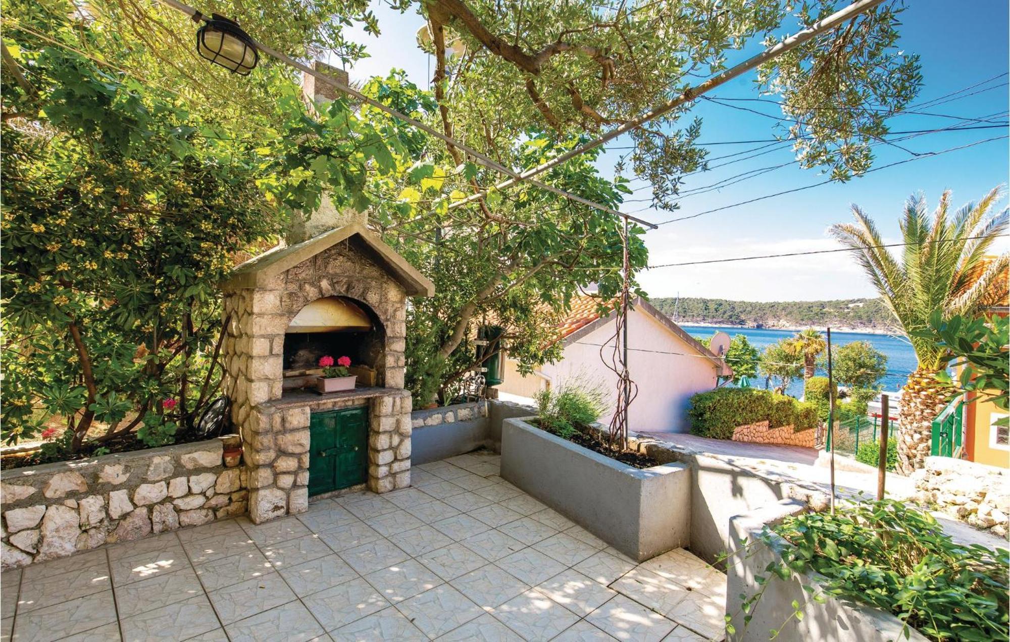 Stunning Apartment In Barbat-Rab With Wifi Barbat na Rabu Eksteriør billede