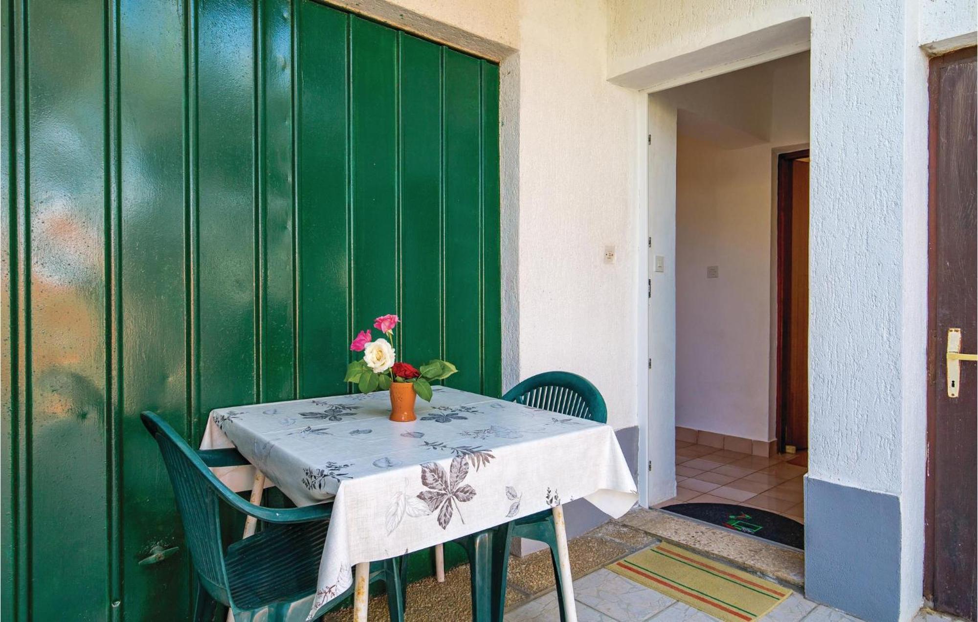 Stunning Apartment In Barbat-Rab With Wifi Barbat na Rabu Eksteriør billede
